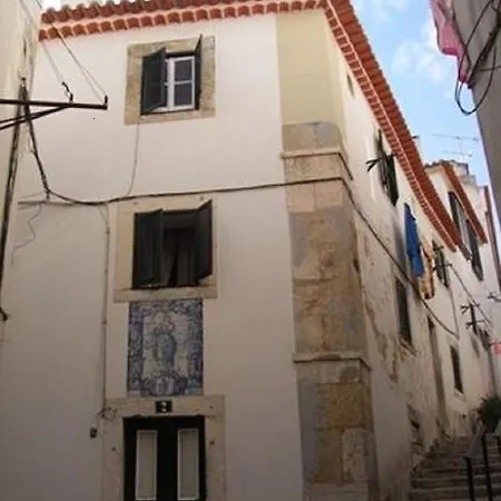 Best Terrace River View Apt In Alfama * 리스본