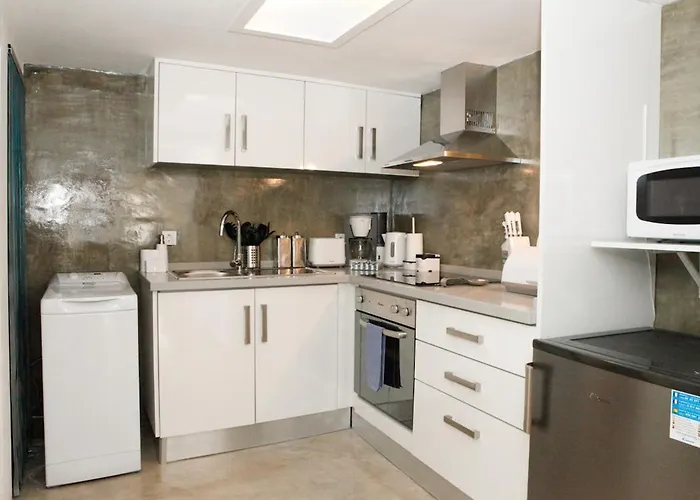 Best Terrace River View Apt In Alfama Apartament