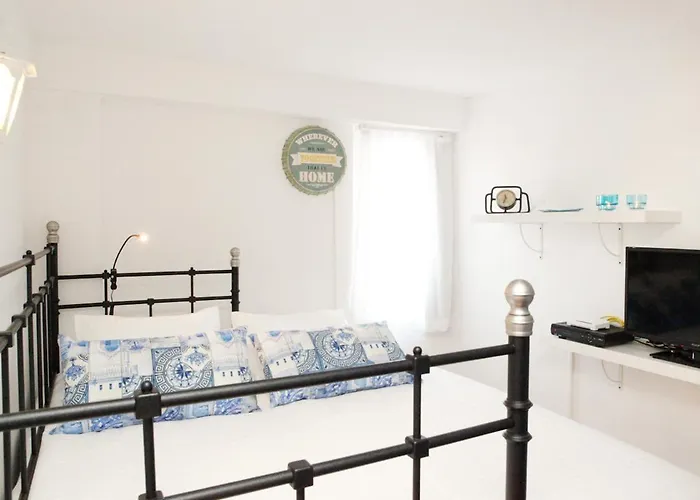 Best Terrace River View Apt In Alfama Apartament *