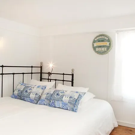 Best Terrace River View Apt In Alfama Lisboa
