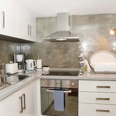 Best Terrace River View Apt In Alfama *
