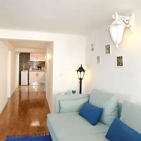 Best Terrace River View Apt In Alfama Apartmán *